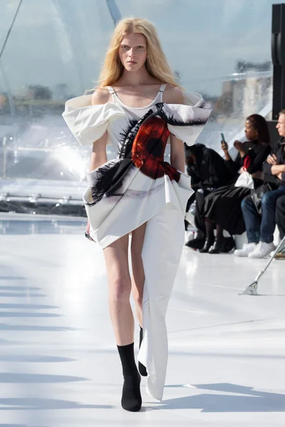 Look 5